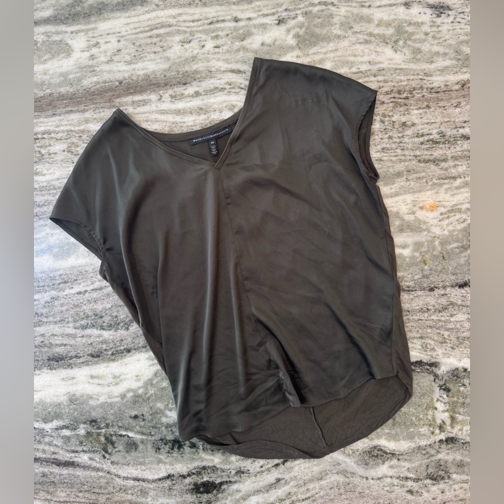 White House black market womens short sleeve blouse top size XS dark green